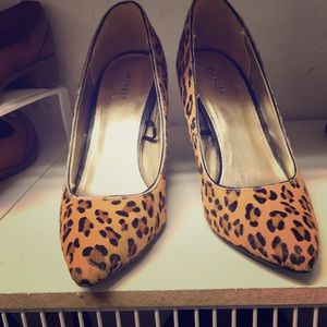 Leopard Pumps